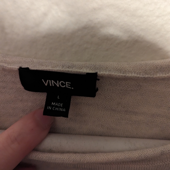 Vince. Cream color cashmere blend sweater - Picture 2 of 4